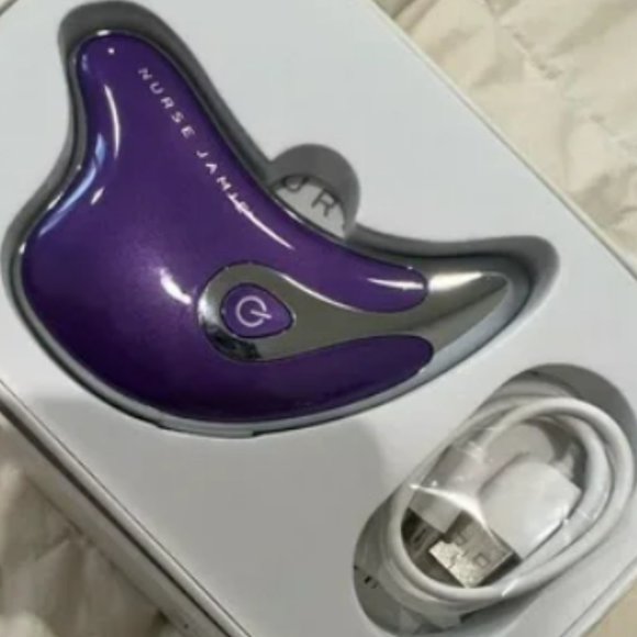 Nurse Jamie Triangle Massaging Sculpting Facial Beauty Tool - NWT/NIB - Picture 14 of 17